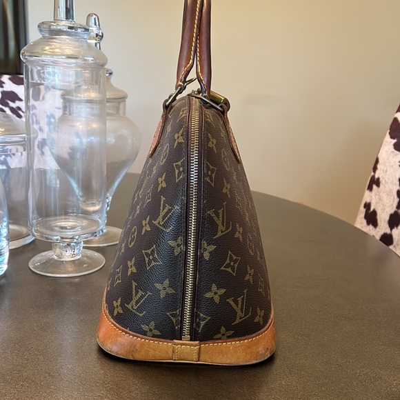 Louis Vuitton Alma **AUTHENTIC** - Picture 3 of 13